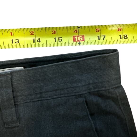 Volcom‎ Men’s Shorts Size 34 Gray Chino Style Casual Stretch Flat Front Golf - Picture 3 of 7